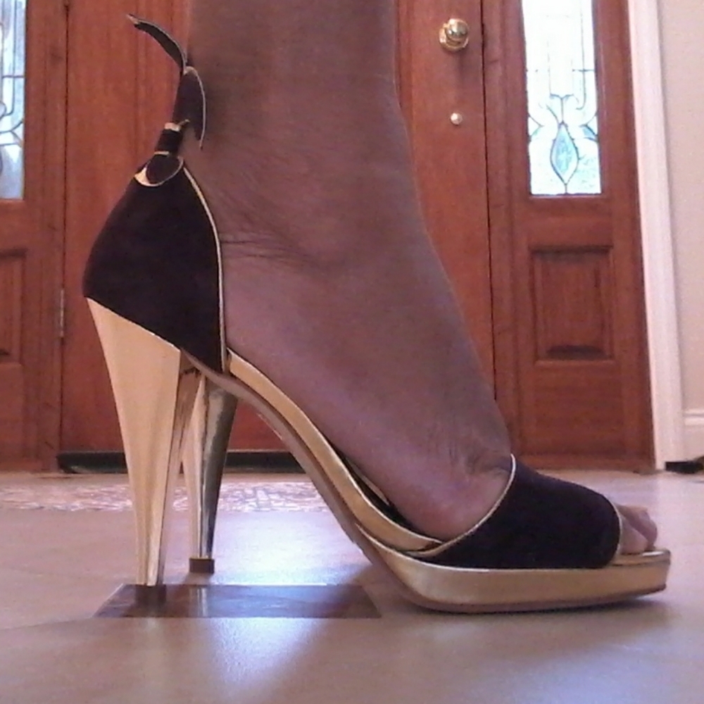 ❌SOLD❌ HERSTAR PURPLE FLEUR DE LIS High Heels - Picture 3 of 8